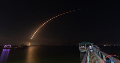 SpaceX's Falcon 9 rocket streaks across Florida skies, carrying  JCSAT-18 and Kacific-1to orbit above the earth.  Photo credit: Michael Seeley / We Report Space