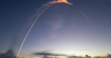 Atlas V decorates the pre-dawn skies over Florida with the SBIRS GEO-6 launch.