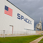 Jared: Atlas V / Orbital ATK Cygnus OA-4 CRS-4: SpaceX's LC-39A Hangar and Launchpad