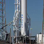 Falcon 9 / CRS-8 Launch: Falcon 9 first stage