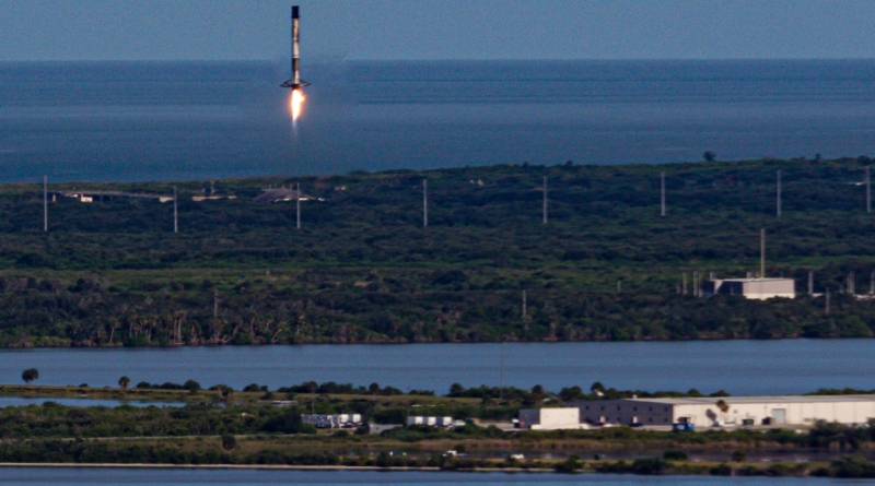 SpaceX's Falcon 9 prepares to touch down at LZ-1, Cape Canaveral Air Force Station.  Photo credit: Bill Jelen / We Report Space