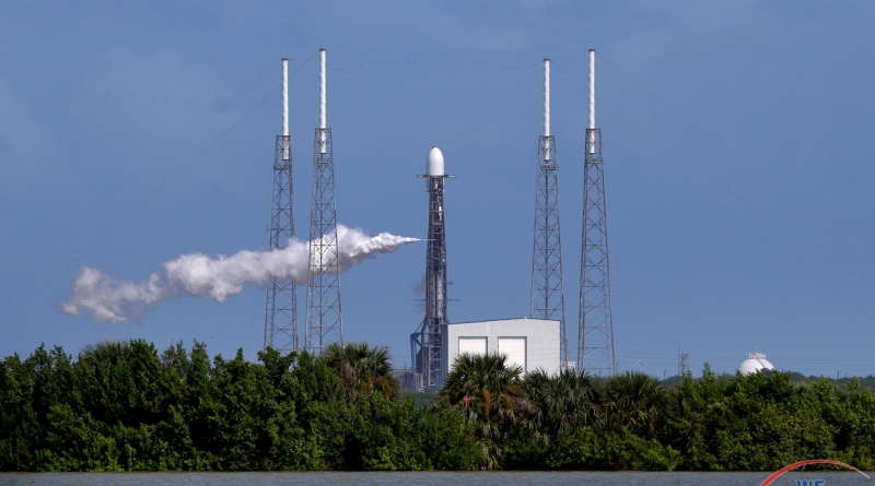 SpaceX's Falcon 9 rocket venting during final fueling.  Photo credit: Michael Howard / We Report Space.